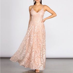 NWT Windsor Classic Light Pink Lace Floral Shimmery Gown Prom Formal Women’s 3